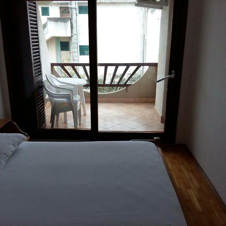 Apartments Villa Cherry Новалья Экстерьер фото