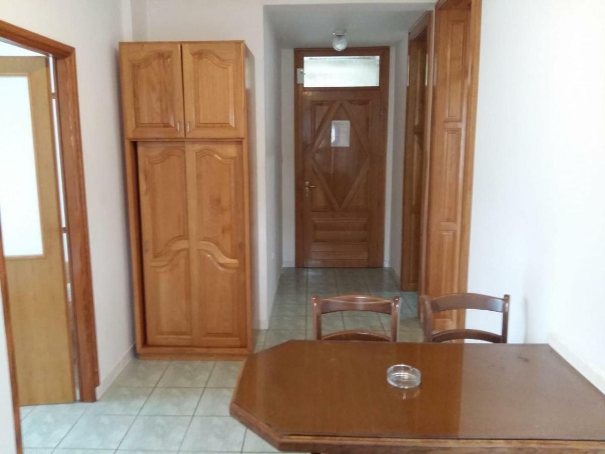 Apartments Villa Cherry Новалья Экстерьер фото
